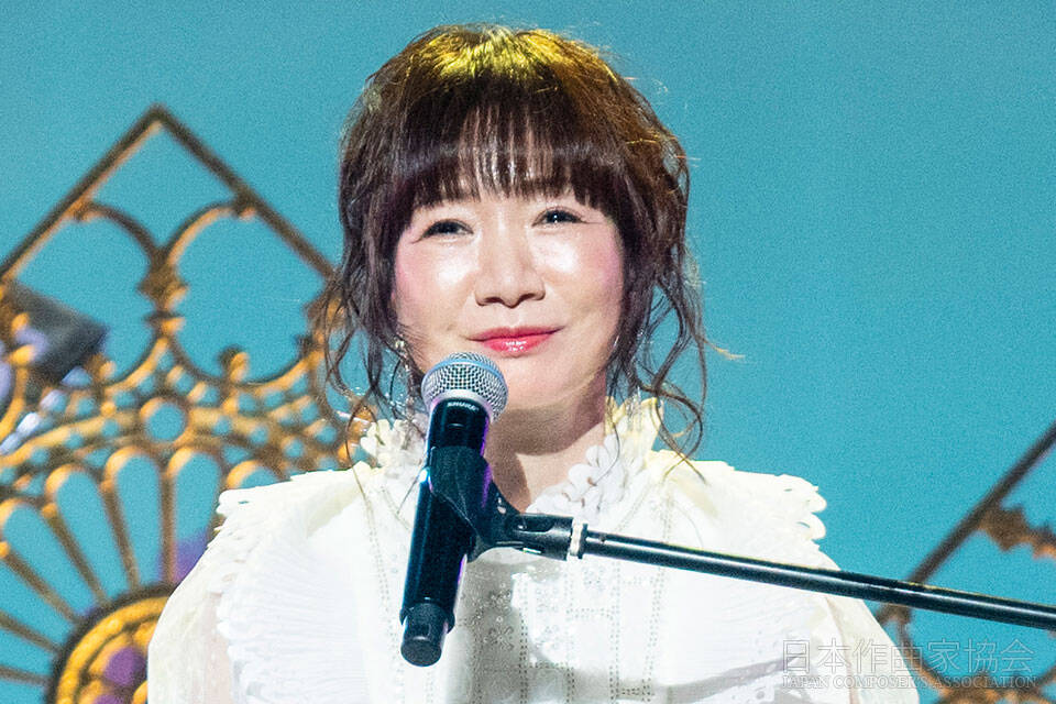「部屋とYシャツと私」　　　平松愛理