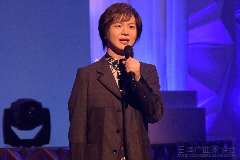 「月枕」 竹島 宏